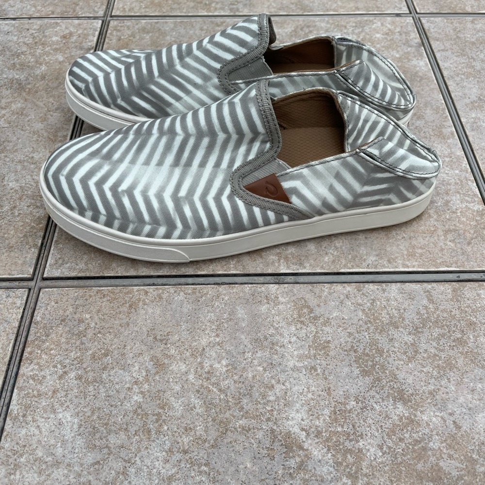 Olukai Pehuea Pa'i - Women's Slip-on Canvas Shoe - Picture 9 of 16